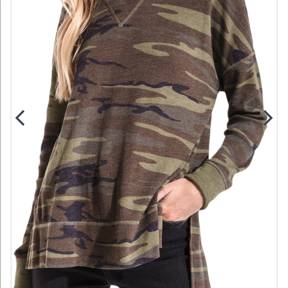 Women’s Z Supply thermal Camo in green